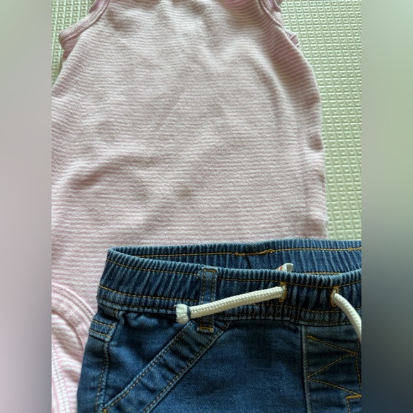 Carter’s|Baby girl outfit,Pink sleeveless bodysuit & jeans•••Size 12 months - Picture 2 of 4